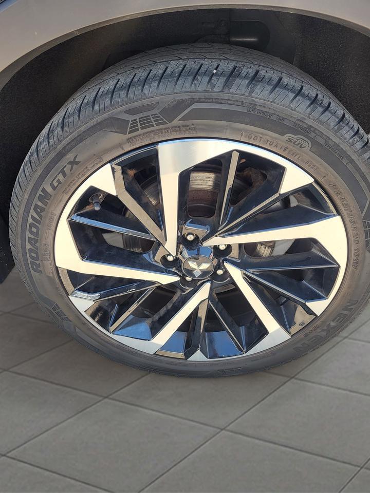 2022 Mitsubishi Outlander LE Photo