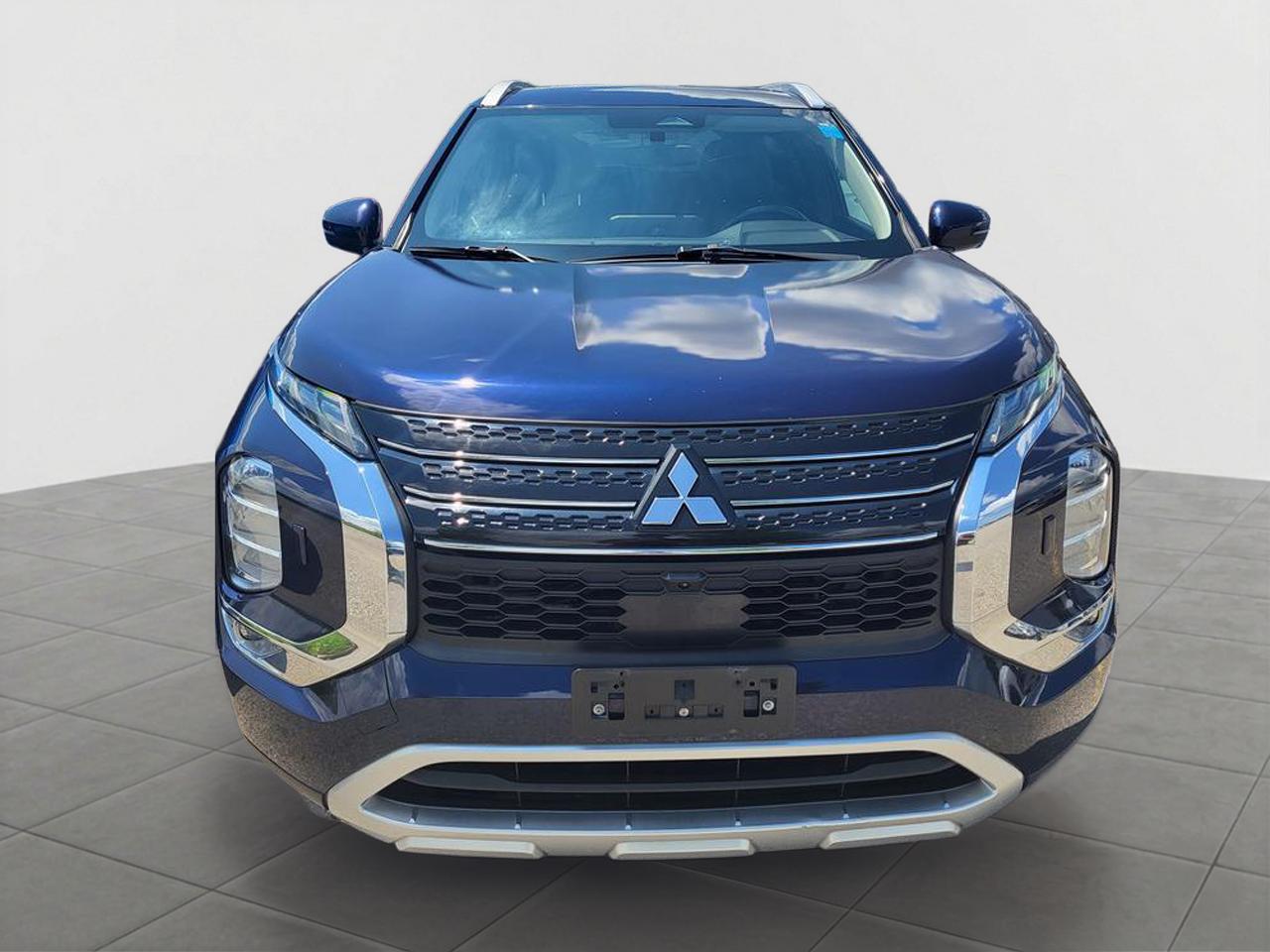 2022 Mitsubishi Outlander LE Photo