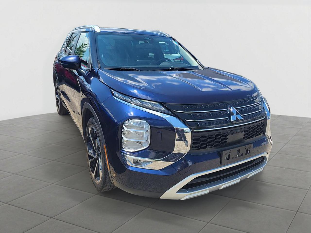 2022 Mitsubishi Outlander LE Photo