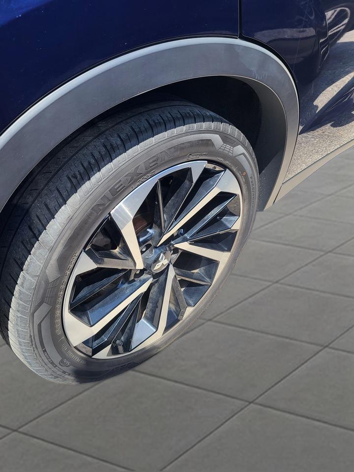 2022 Mitsubishi Outlander LE Photo