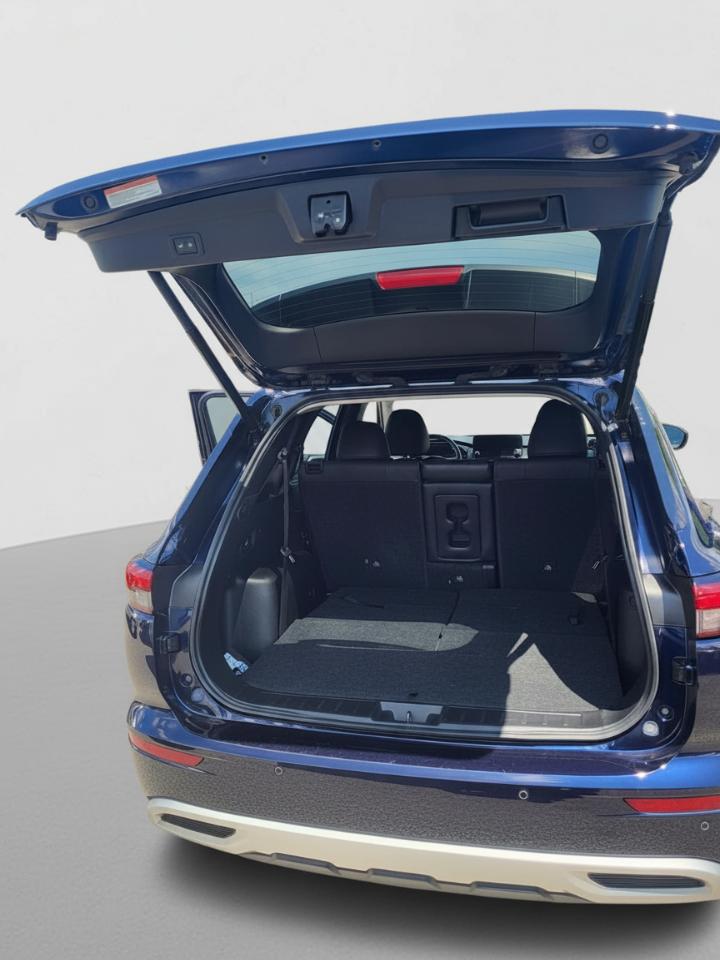 2022 Mitsubishi Outlander LE Photo