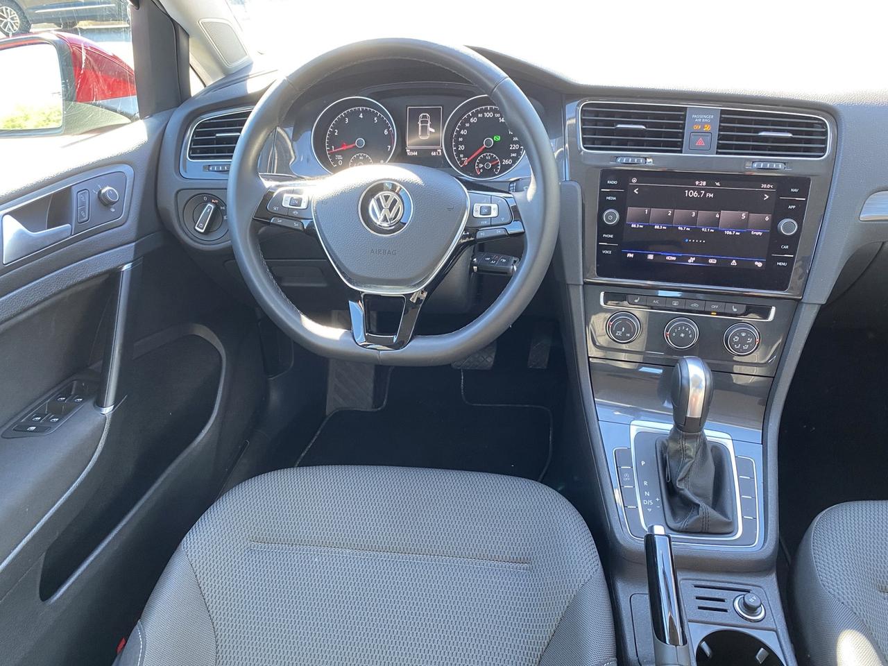 2021 Volkswagen Golf TSI 8A Photo4