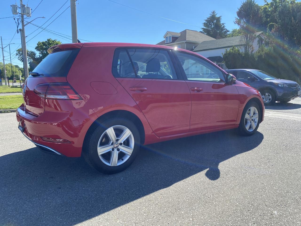 2021 Volkswagen Golf TSI 8A Photo2