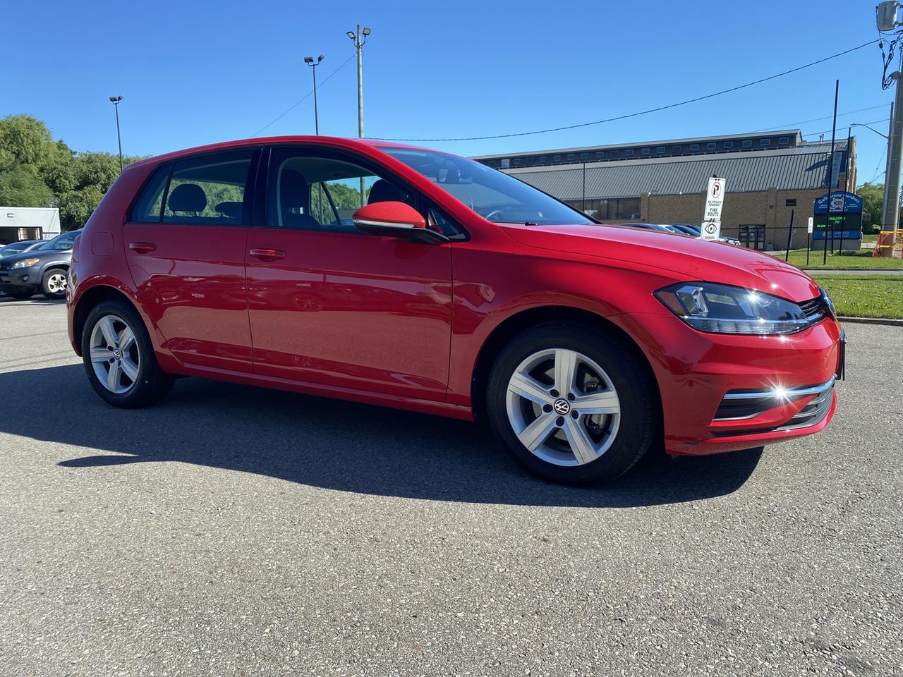 2021 Volkswagen Golf TSI 8A Photo3