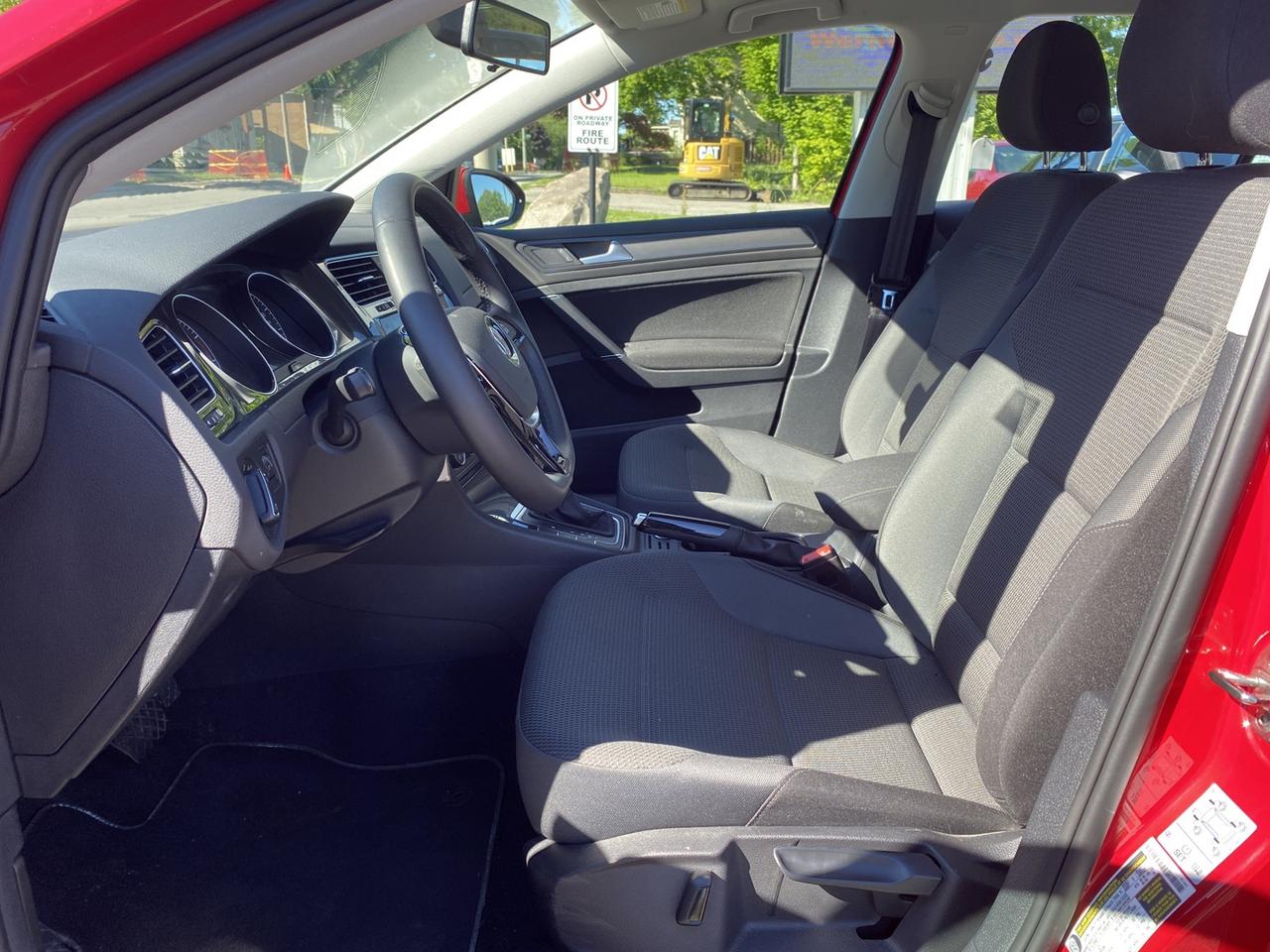 2021 Volkswagen Golf TSI 8A Photo
