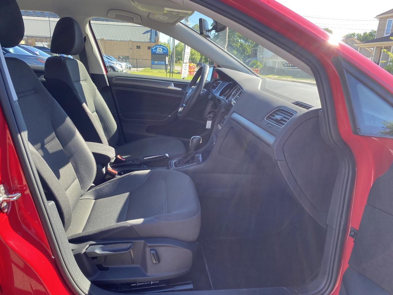 2021 Volkswagen Golf TSI 8A Photo