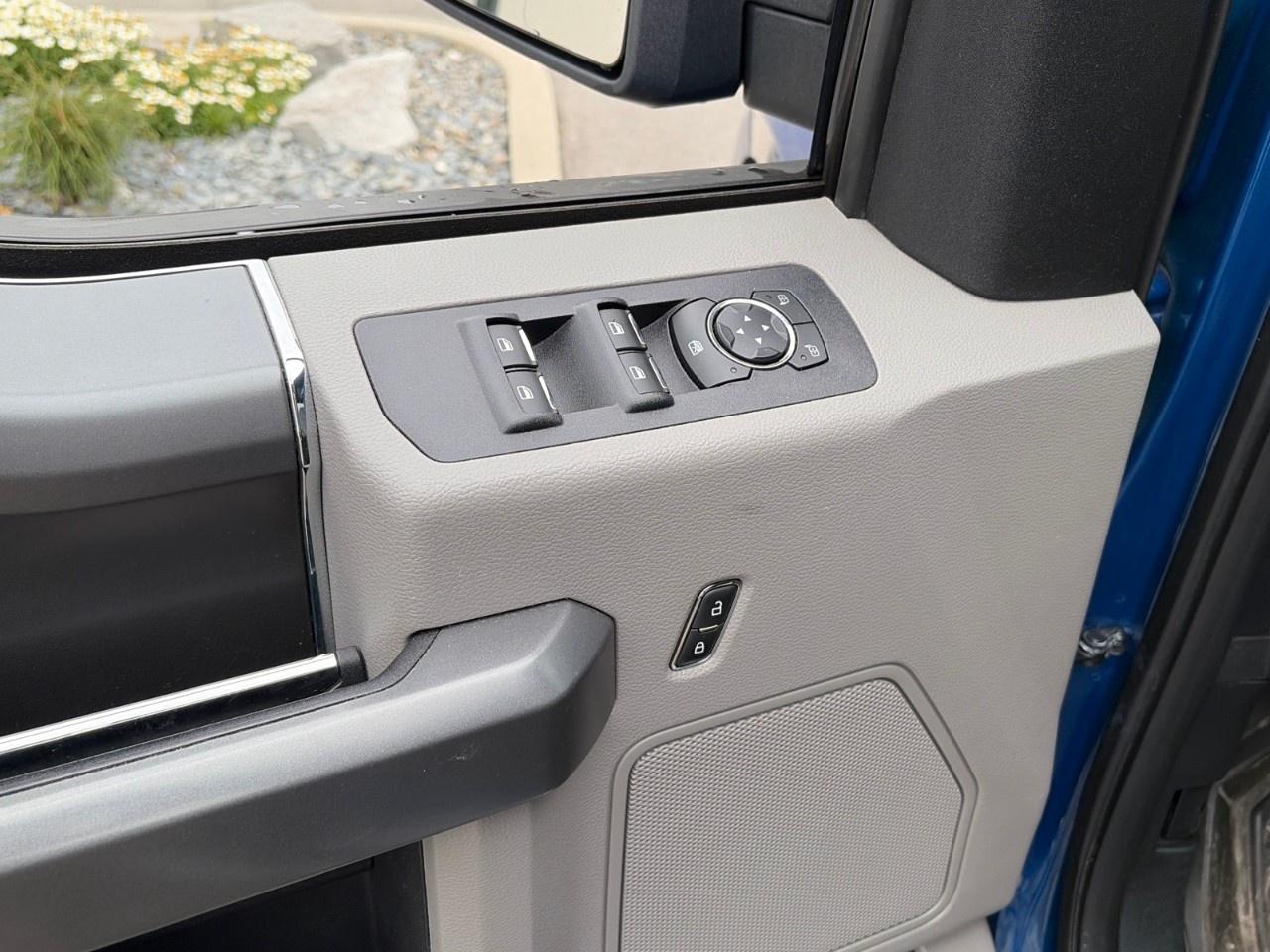 2018 Ford F-150 XLT 4WD SuperCrew 5.5' Box Photo