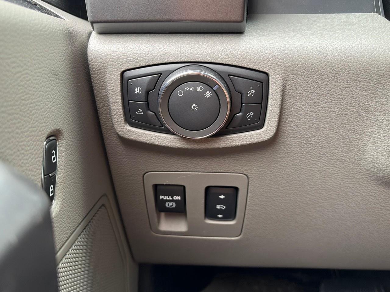 2018 Ford F-150 XLT 4WD SuperCrew 5.5' Box Photo
