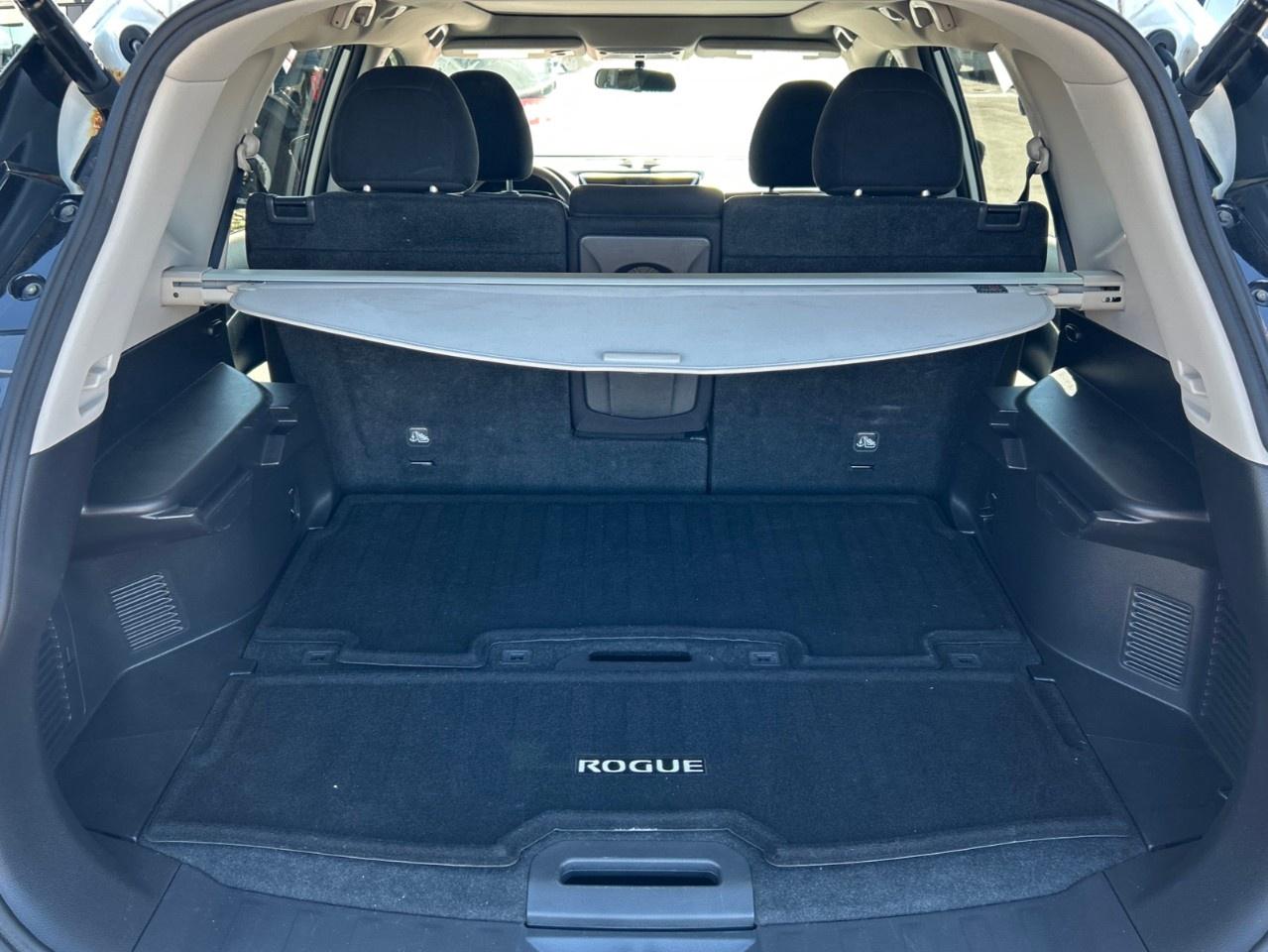 2016 Nissan Rogue  Photo3