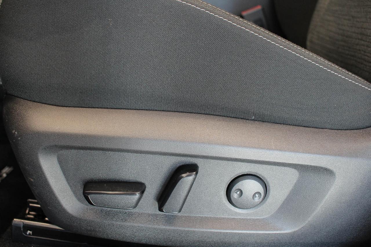2022 Nissan Rogue SV AWD - LOW KMS - HEATED FRONT SEATS/STEERING WHEEL Photo