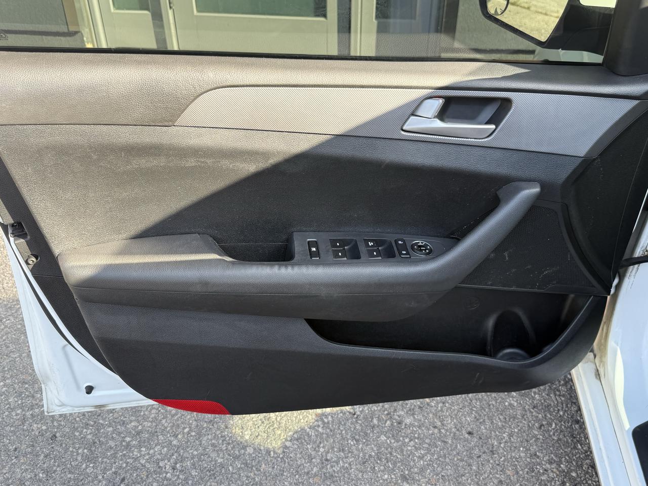 2016 Hyundai Sonata 2.4L GL Photo