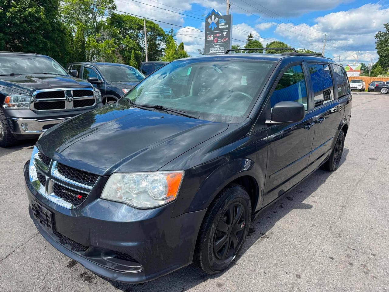 2013 Dodge Grand Caravan 4dr Wgn SXT Photo2