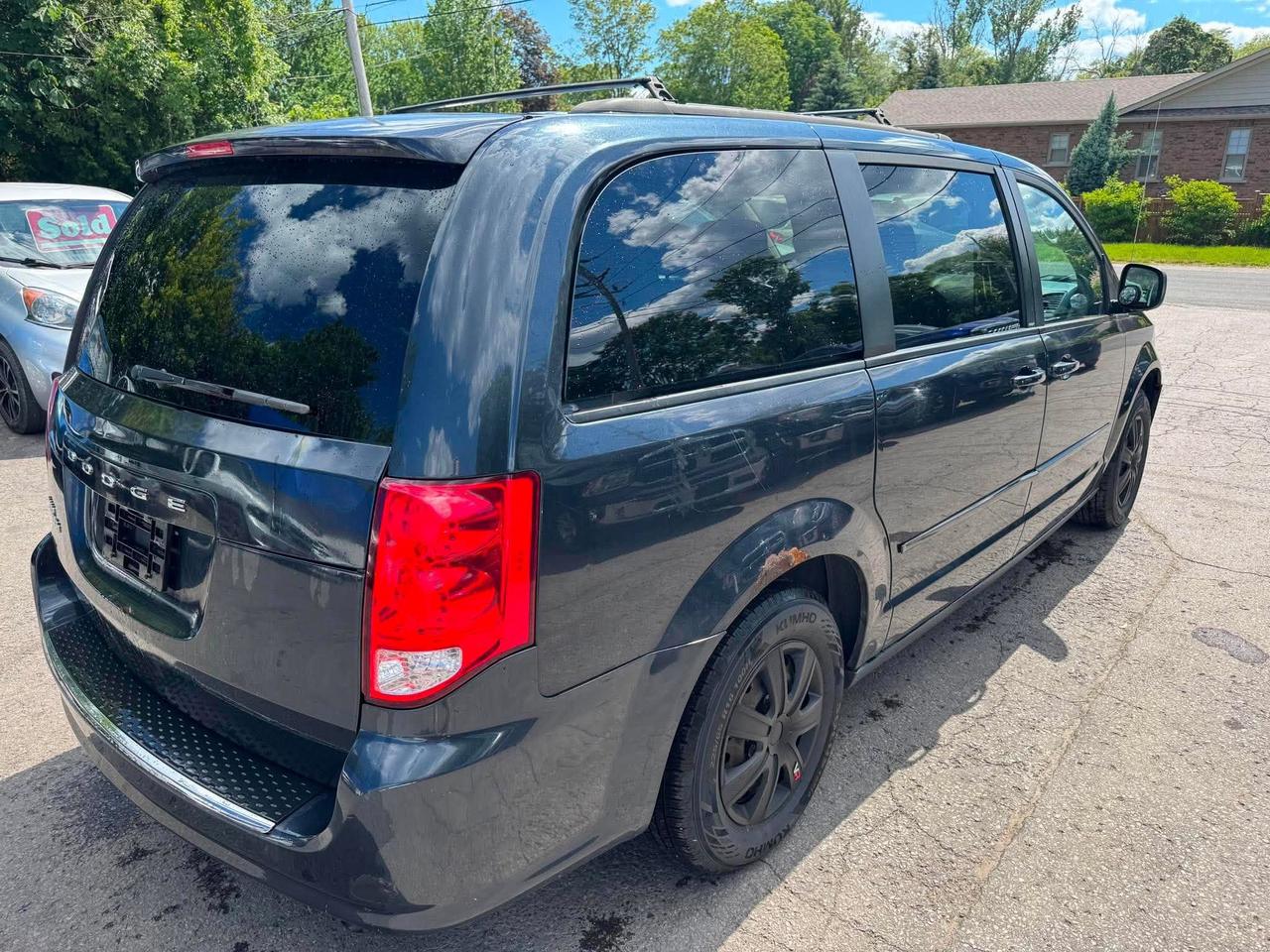 2013 Dodge Grand Caravan 4dr Wgn SXT Photo