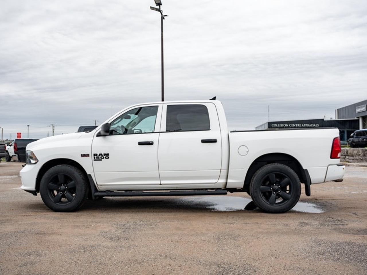 2020 RAM 1500 Classic EXPRESS Photo4
