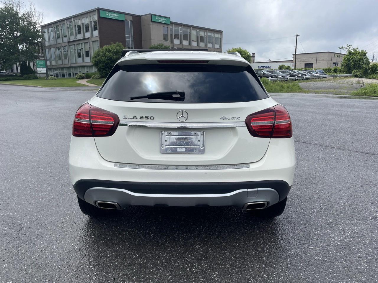 2018 Mercedes-Benz GLA GLA250 4MATIC Photo3