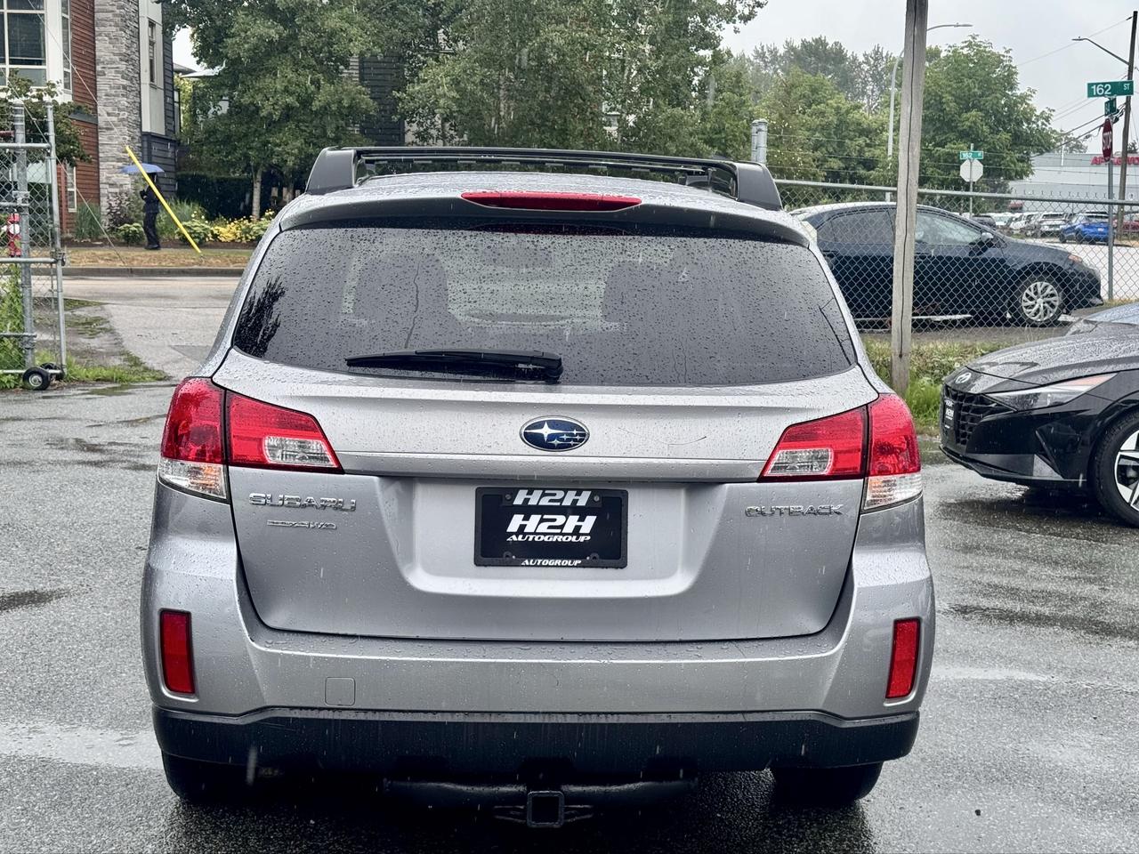 2010 Subaru Outback 2.5i Sport FINANCING AVAILABLE Photo6