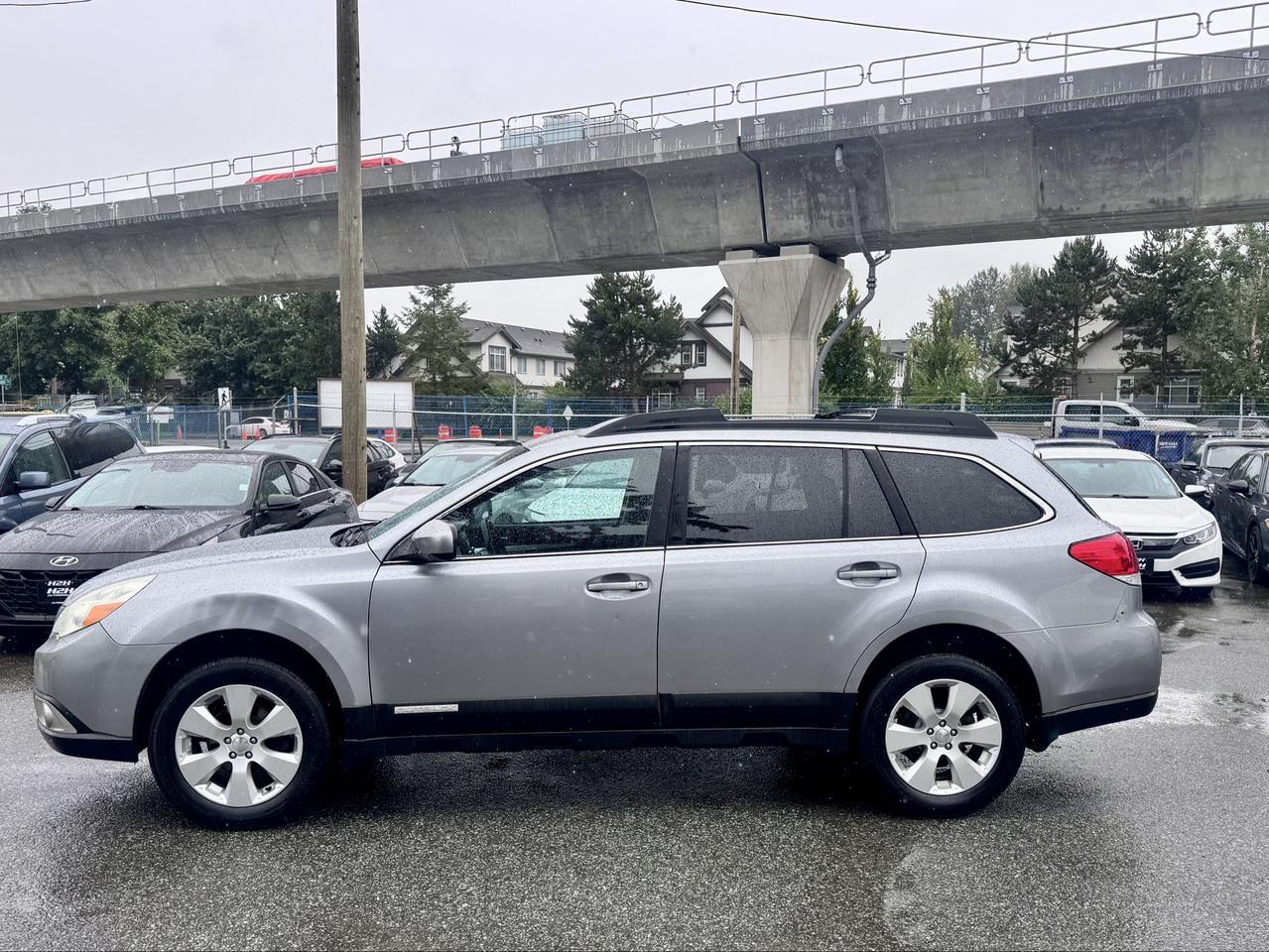 2010 Subaru Outback 2.5i Sport FINANCING AVAILABLE Photo8