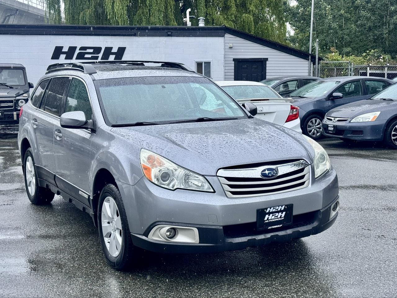 2010 Subaru Outback 2.5i Sport FINANCING AVAILABLE Photo3