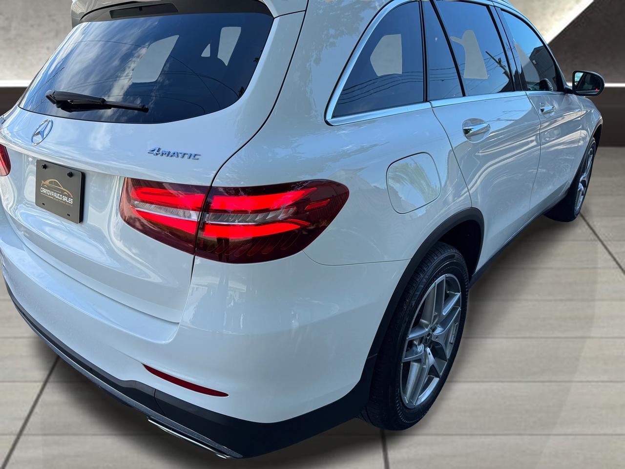 2018 Mercedes-Benz GLC-Class GLC 300 4MATIC+CLEAN CARFAX+Pano Roof+Camera Photo