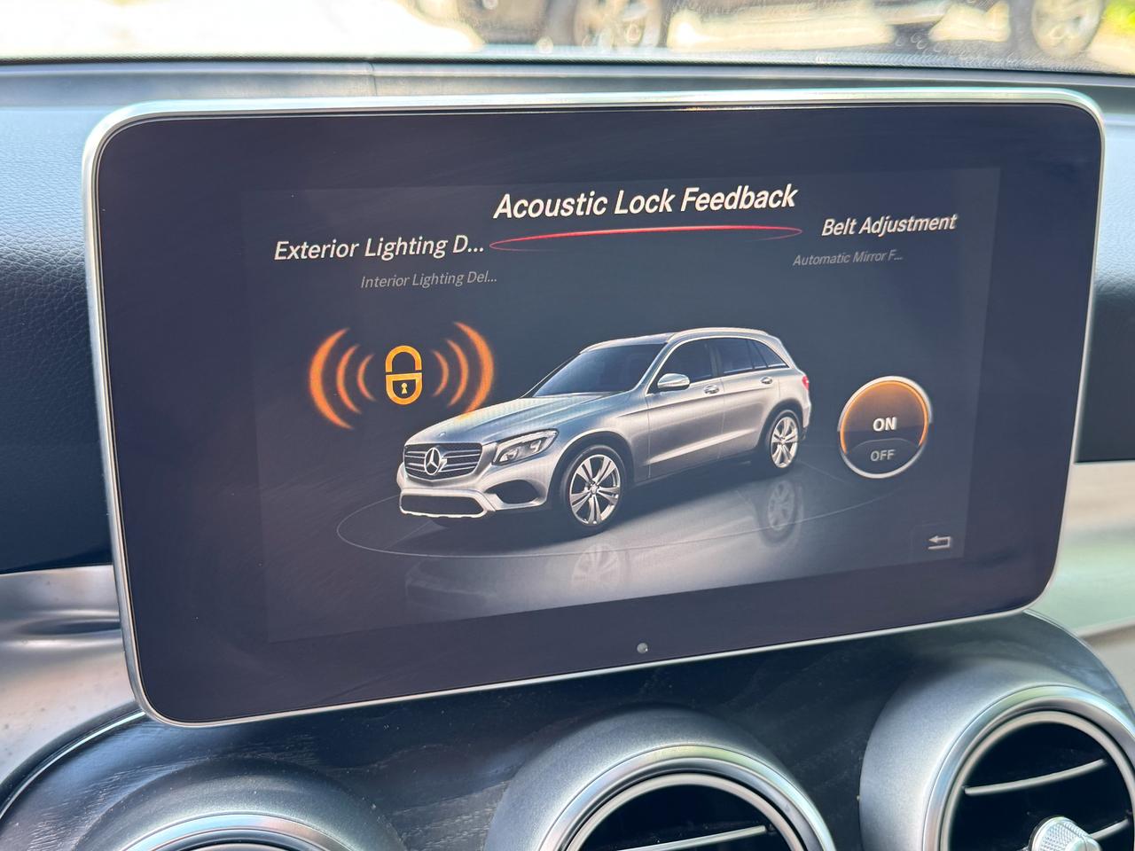2018 Mercedes-Benz GLC-Class GLC 300 4MATIC+CLEAN CARFAX+Pano Roof+Camera Photo