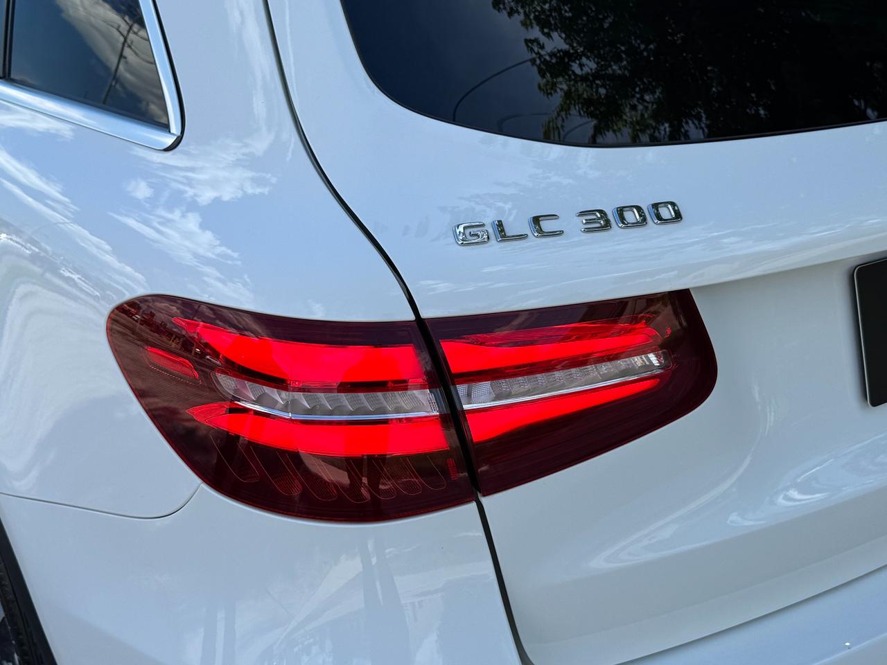 2018 Mercedes-Benz GLC-Class GLC 300 4MATIC+CLEAN CARFAX+Pano Roof+Camera Photo