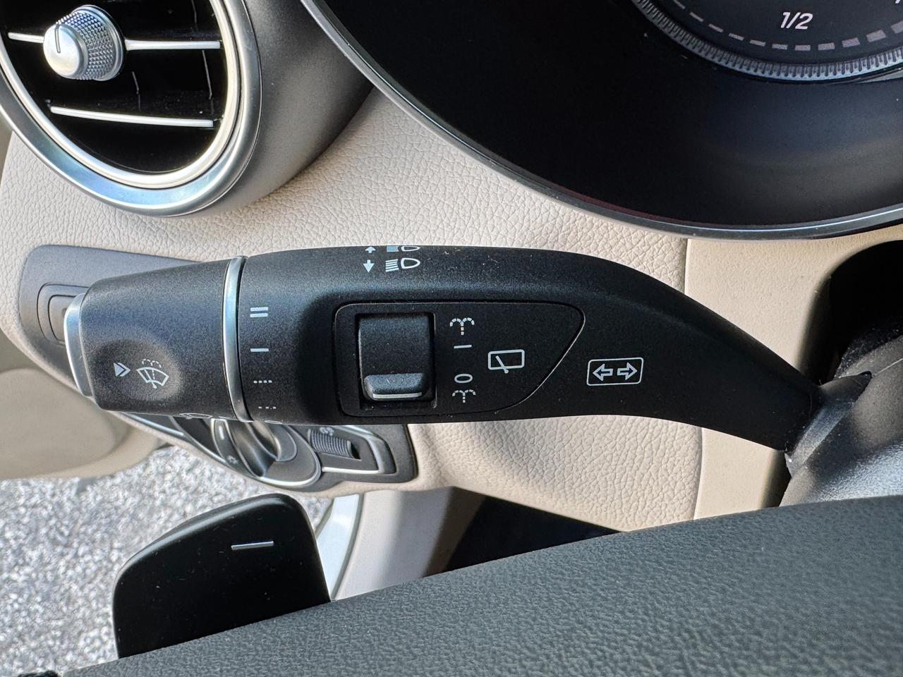2018 Mercedes-Benz GLC-Class GLC 300 4MATIC+CLEAN CARFAX+Pano Roof+Camera Photo