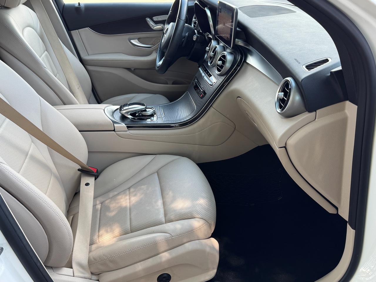 2018 Mercedes-Benz GLC-Class GLC 300 4MATIC+CLEAN CARFAX+Pano Roof+Camera Photo