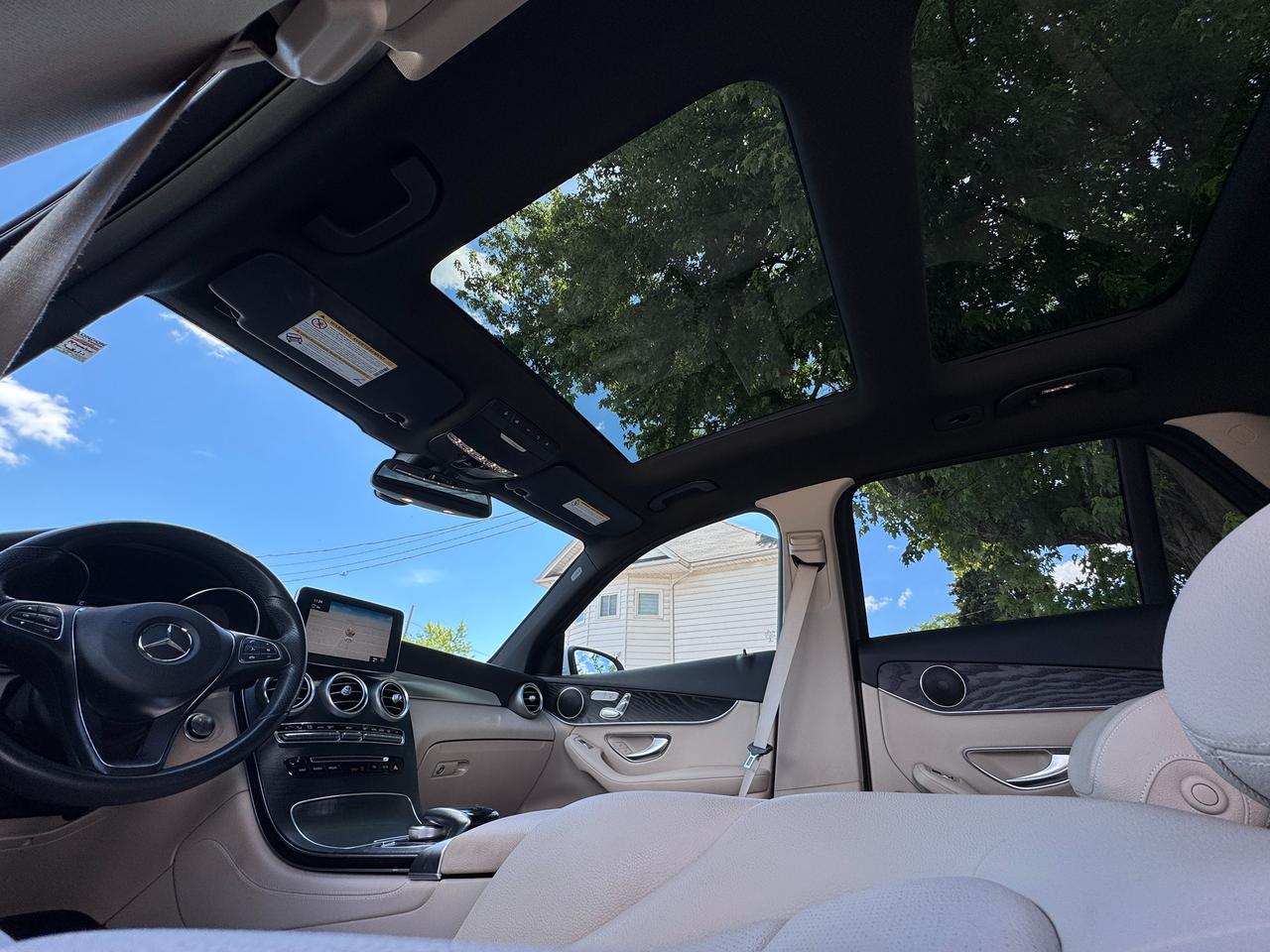 2018 Mercedes-Benz GLC-Class GLC 300 4MATIC+CLEAN CARFAX+Pano Roof+Camera Photo