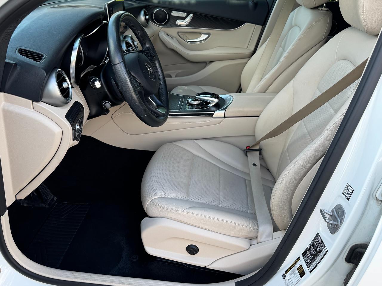 2018 Mercedes-Benz GLC-Class GLC 300 4MATIC+CLEAN CARFAX+Pano Roof+Camera Photo