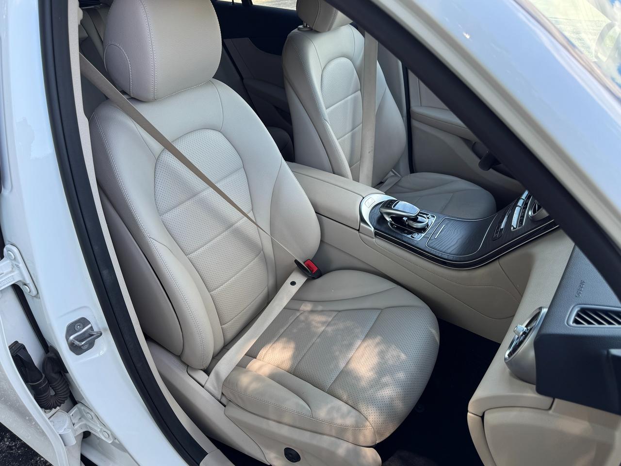2018 Mercedes-Benz GLC-Class GLC 300 4MATIC+CLEAN CARFAX+Pano Roof+Camera Photo