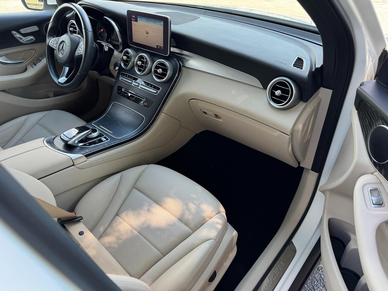 2018 Mercedes-Benz GLC-Class GLC 300 4MATIC+CLEAN CARFAX+Pano Roof+Camera Photo