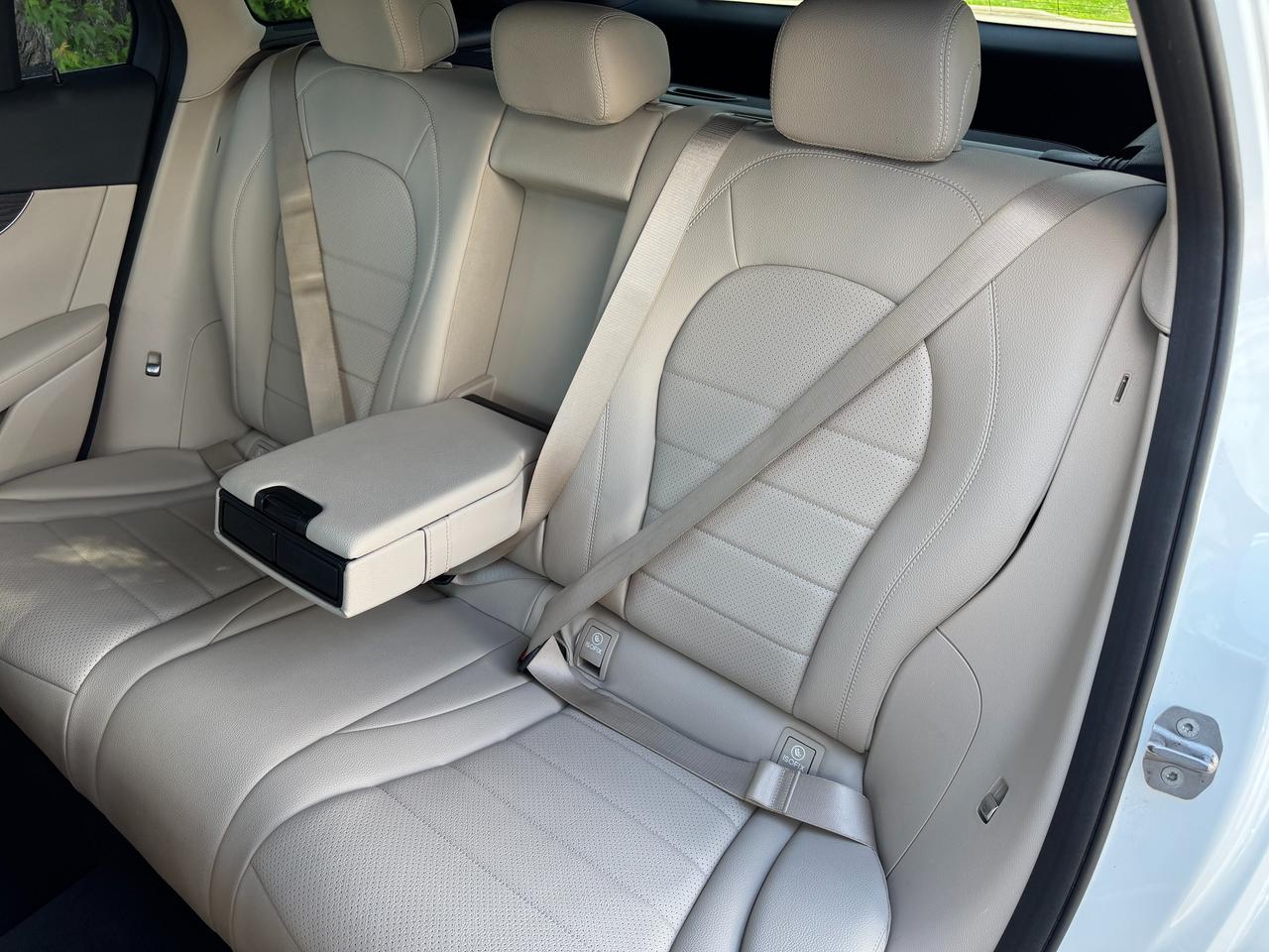 2018 Mercedes-Benz GLC-Class GLC 300 4MATIC+CLEAN CARFAX+Pano Roof+Camera Photo