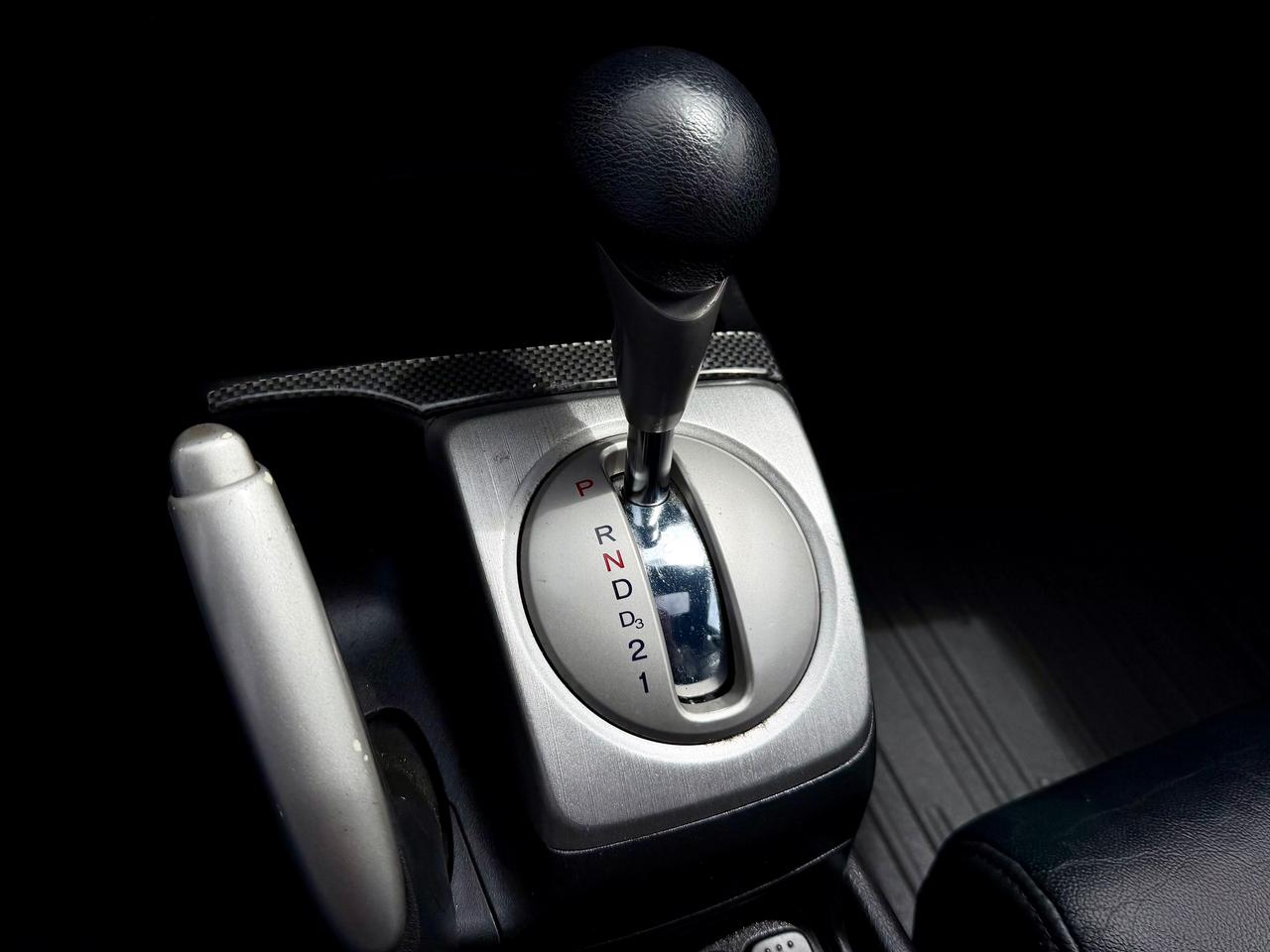 2010 Honda Civic EX-L FINANCING AVAILABLE Photo12