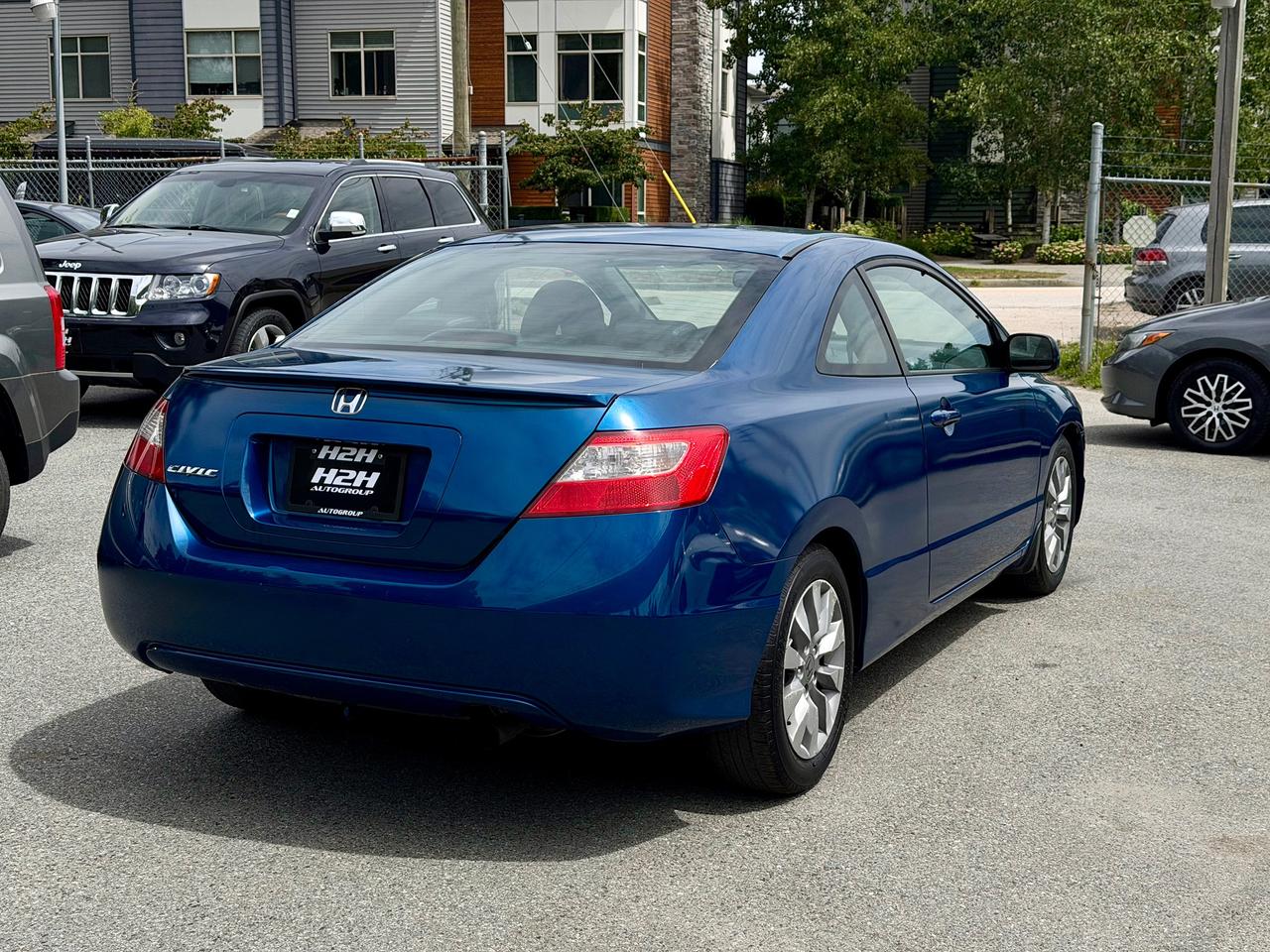 2010 Honda Civic EX-L FINANCING AVAILABLE Photo5