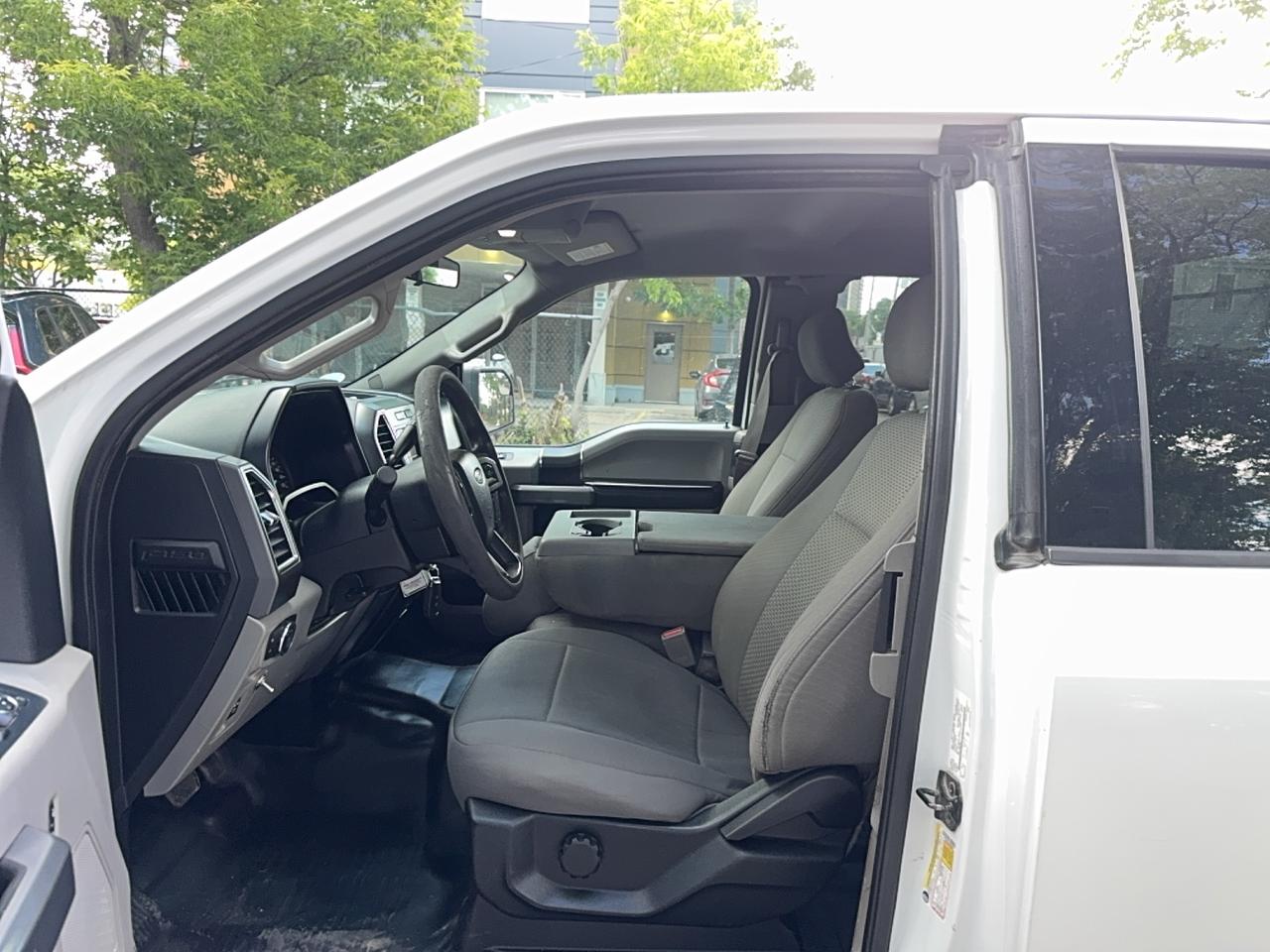 2016 Ford F-150 XLT Photo