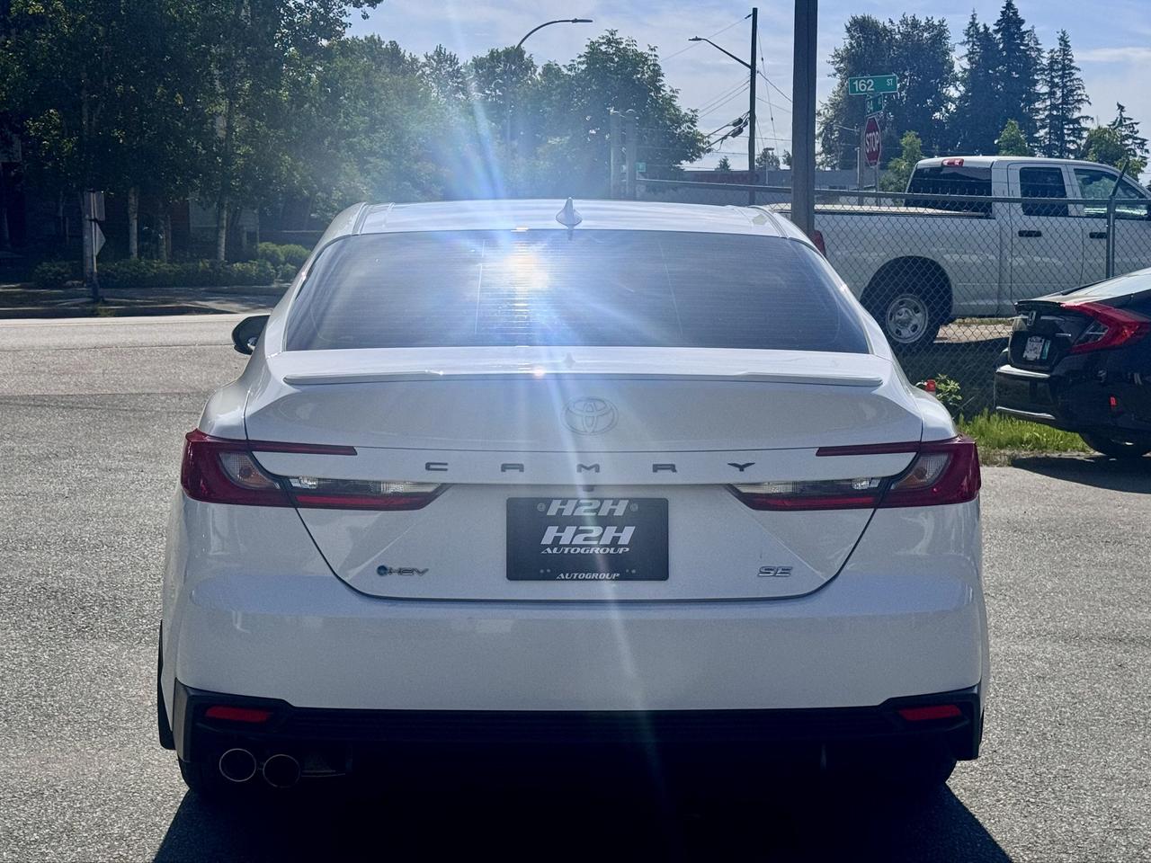2025 Toyota Camry SE Hybrid FINANCING AVAILABLE Photo6