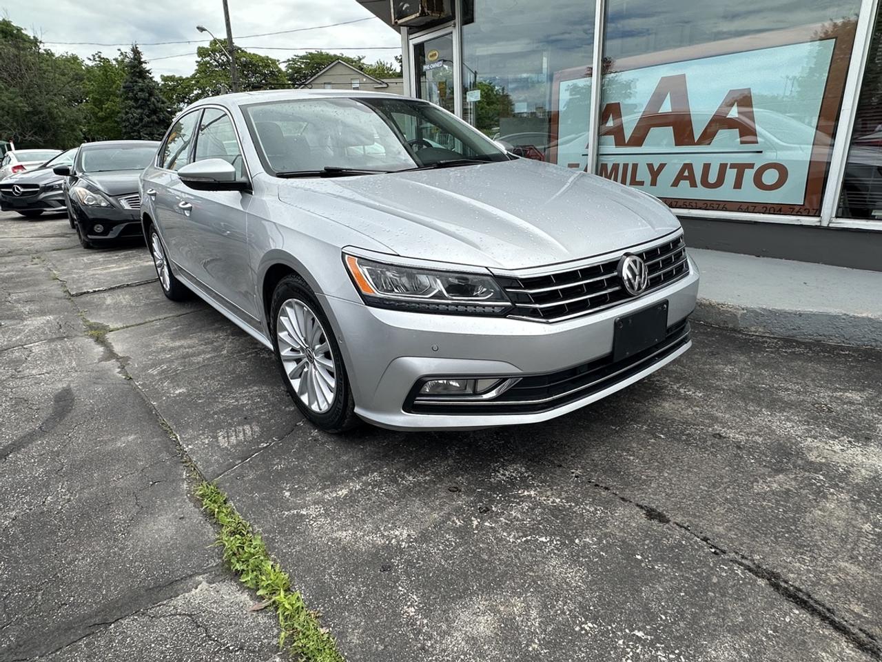 2017 Volkswagen Passat SE Photo0