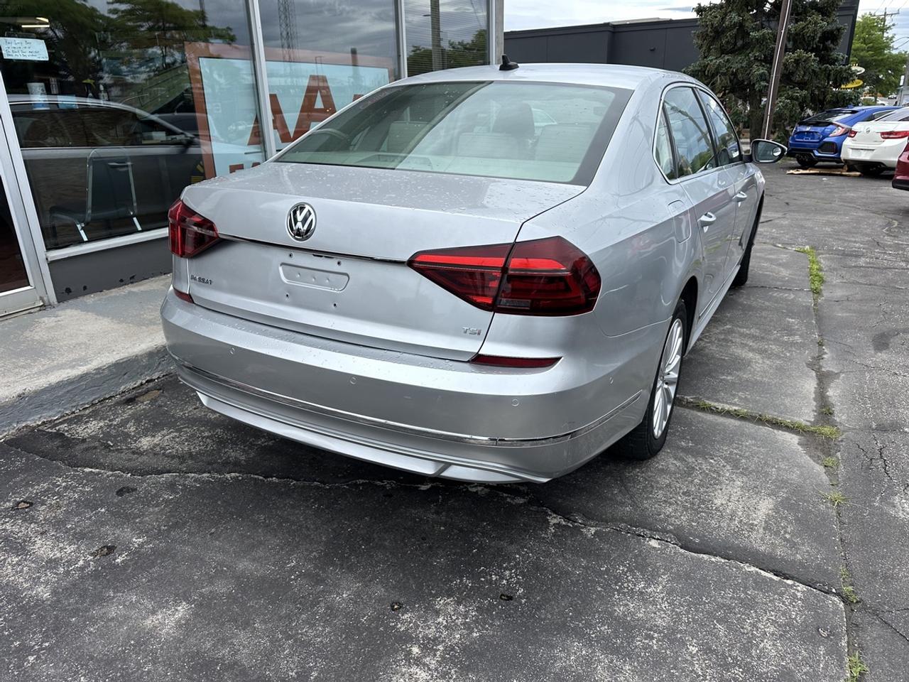 2017 Volkswagen Passat SE Photo