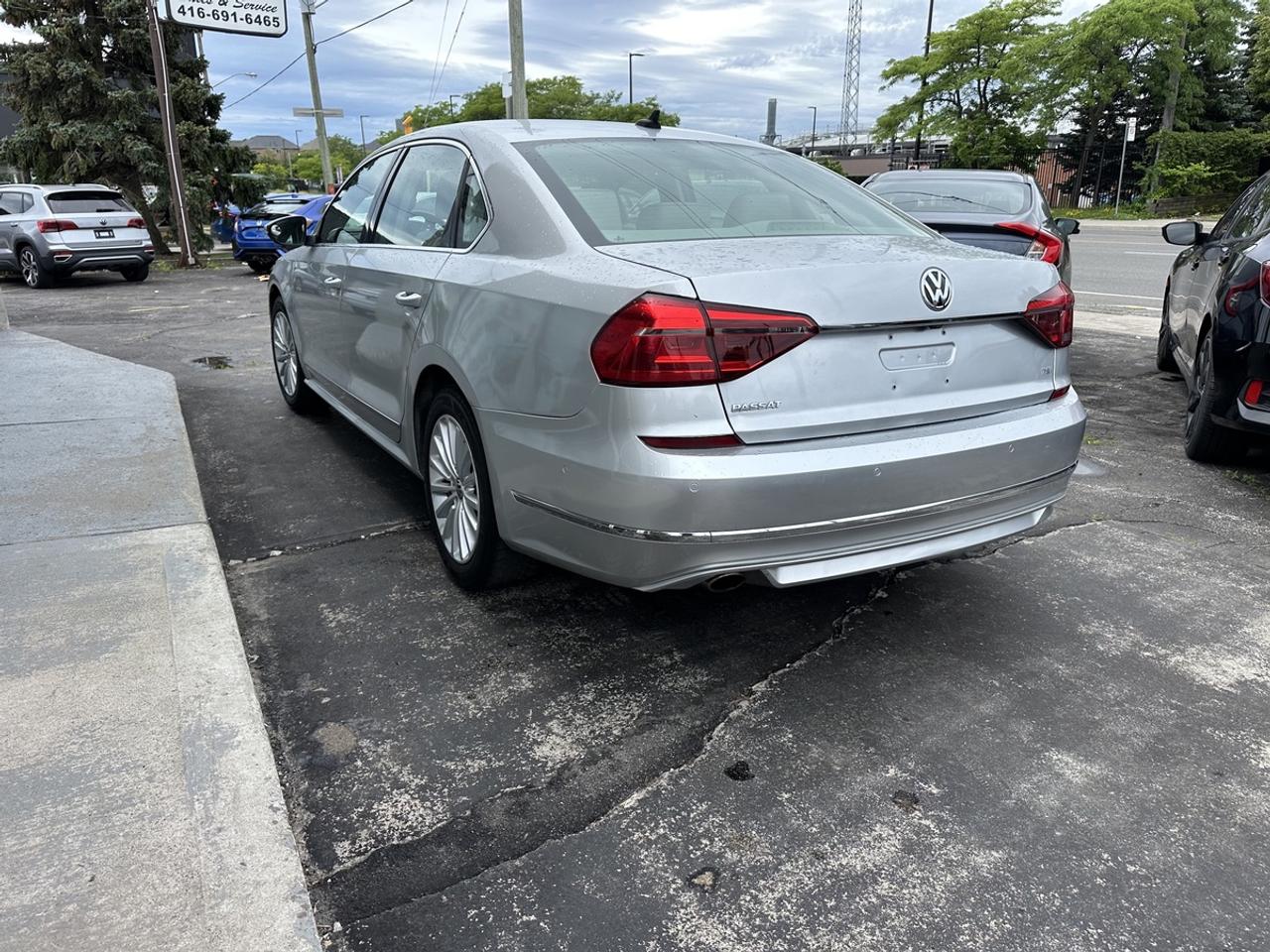 2017 Volkswagen Passat SE Photo