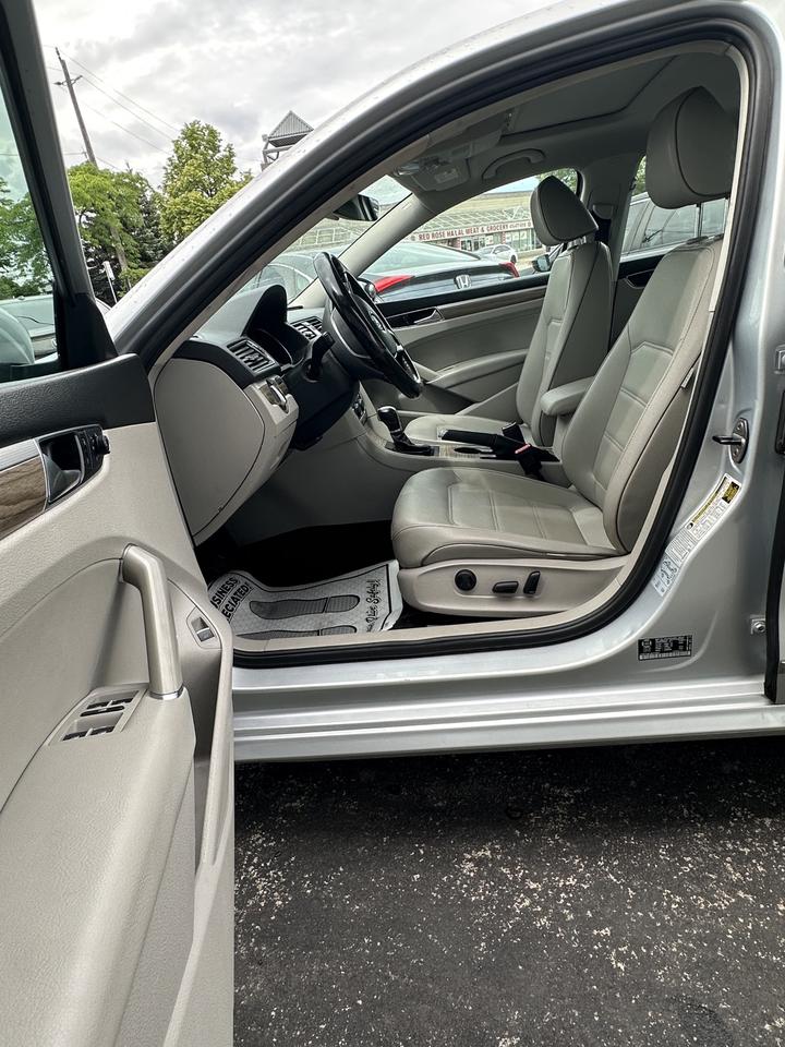 2017 Volkswagen Passat SE Photo