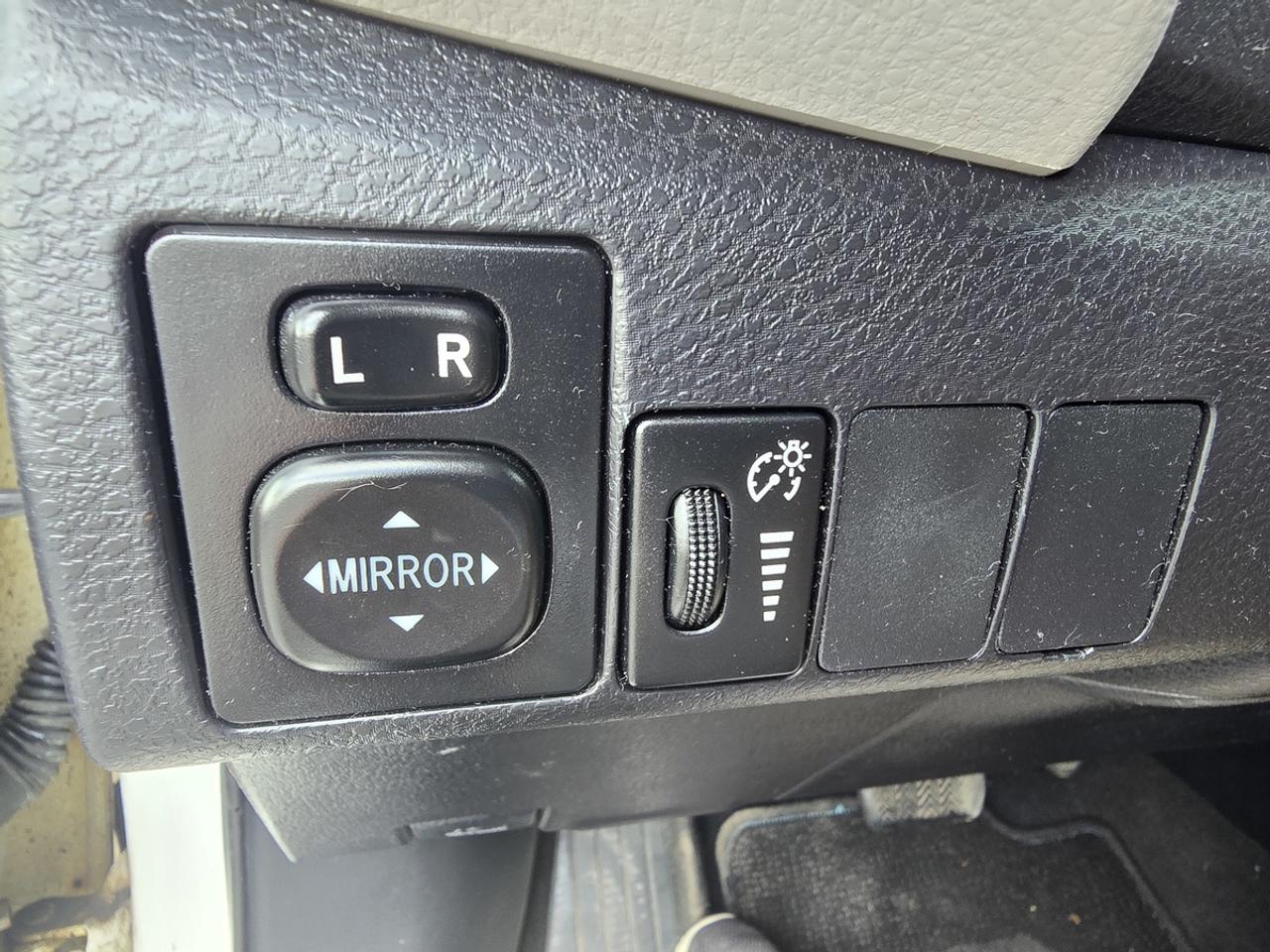 2015 Toyota Corolla LE Photo