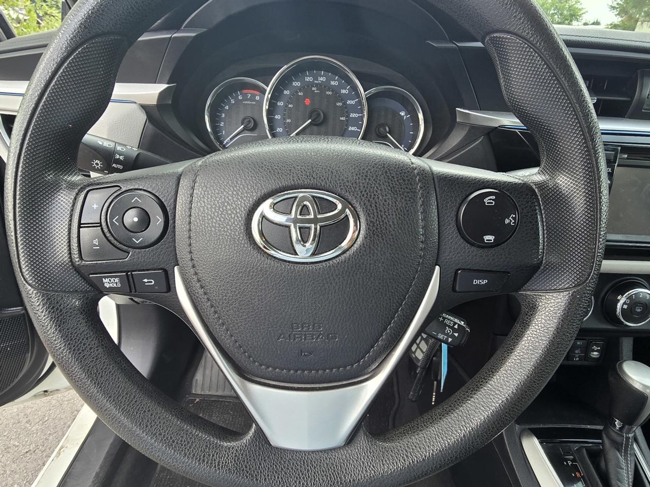 2015 Toyota Corolla LE Photo