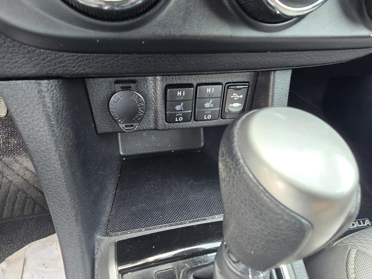 2015 Toyota Corolla LE Photo