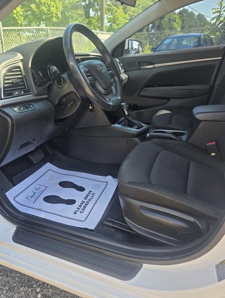 2018 Hyundai Elantra SEL Photo