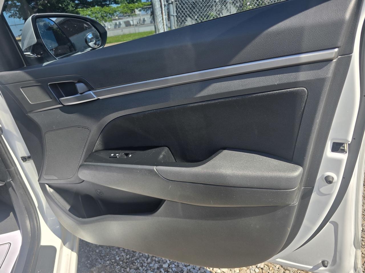 2018 Hyundai Elantra SEL Photo