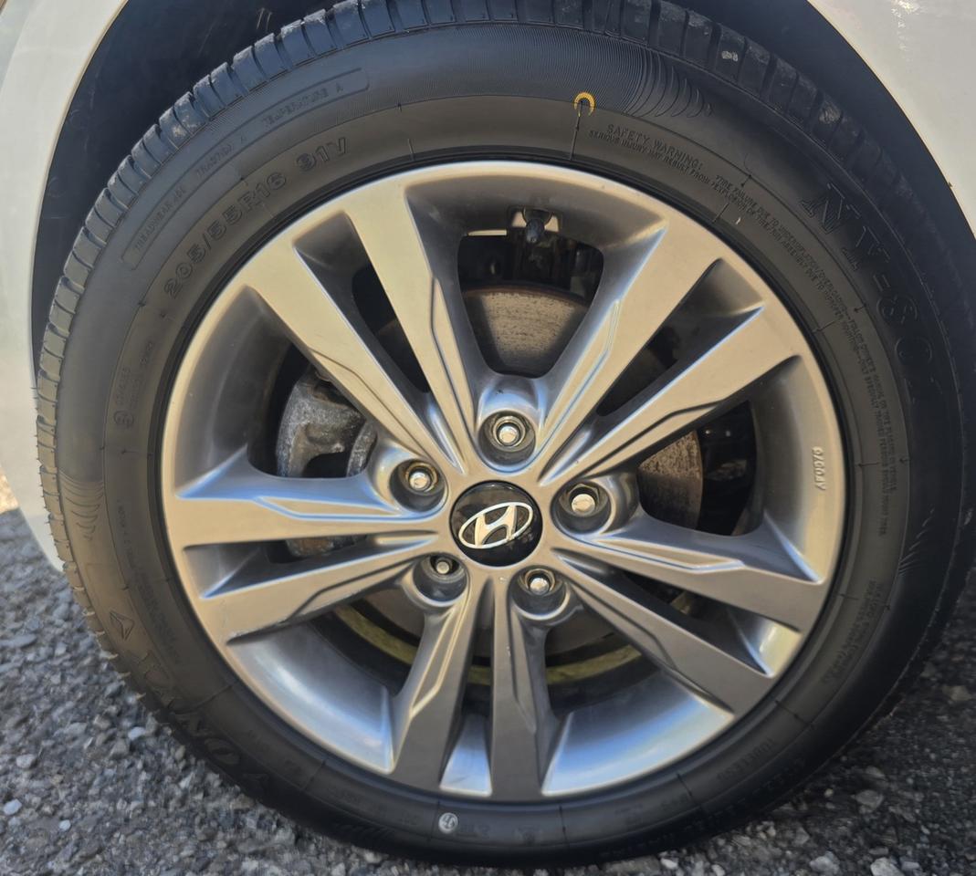 2018 Hyundai Elantra SEL Photo