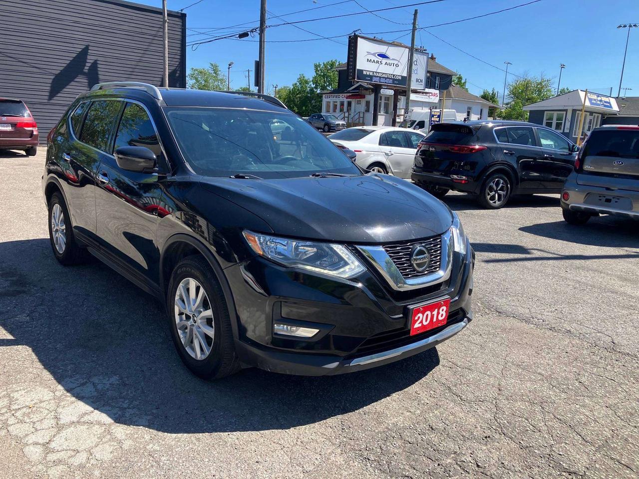 2018 Nissan Rogue SV Photo