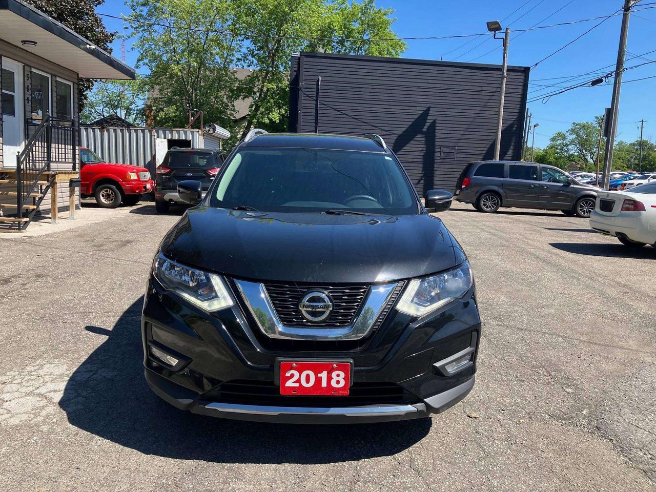2018 Nissan Rogue SV Photo