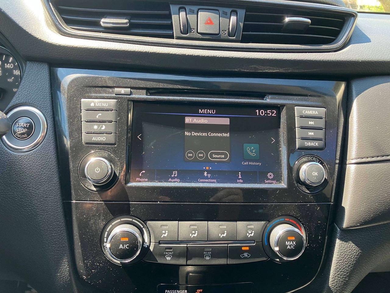 2018 Nissan Rogue SV Photo