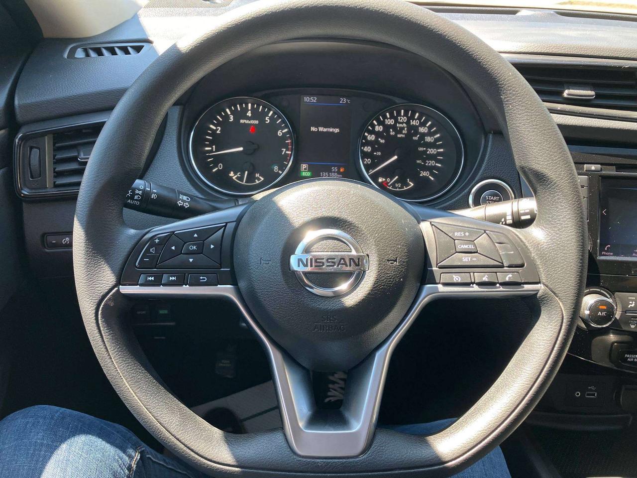 2018 Nissan Rogue SV Photo